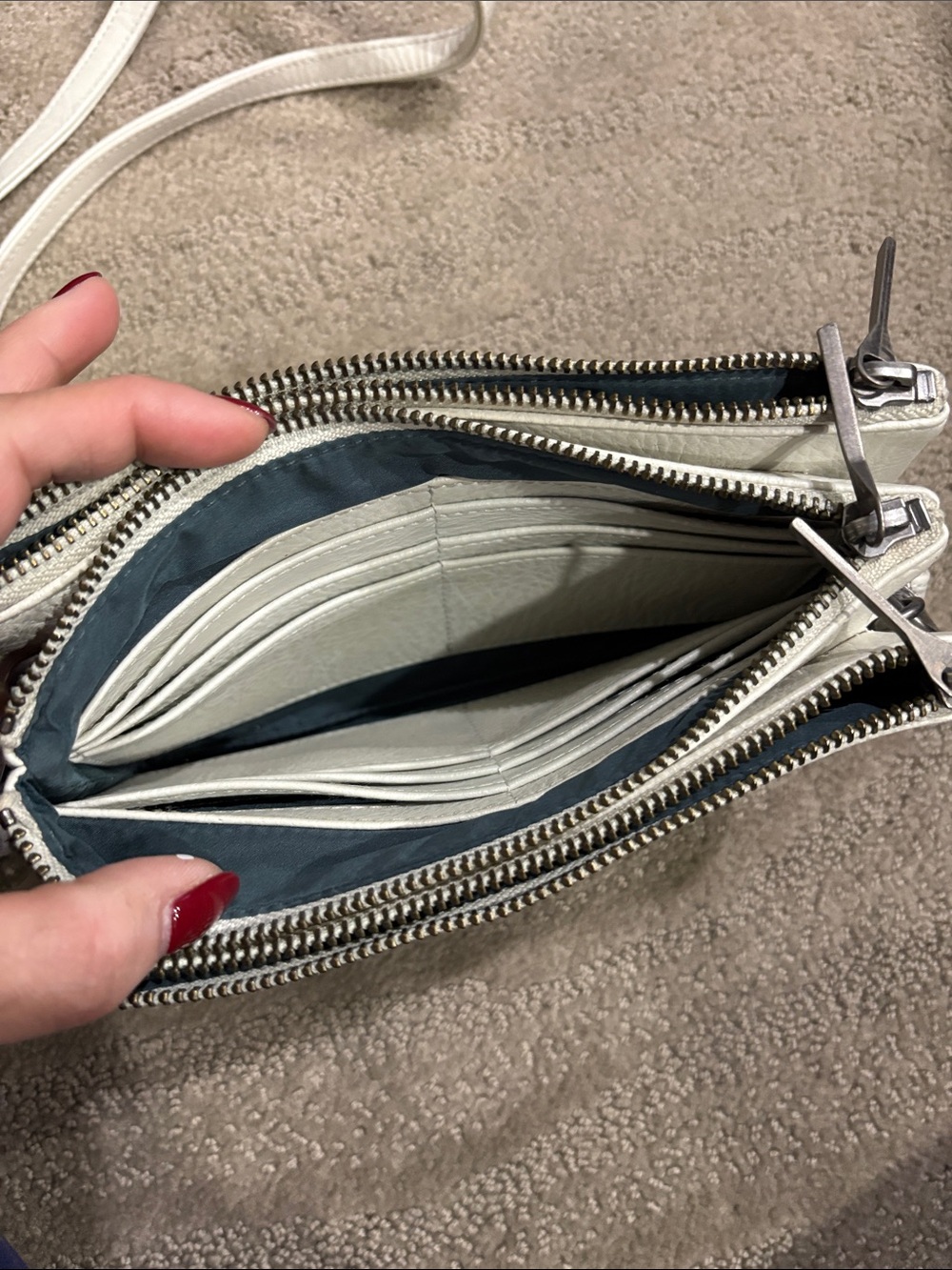 Matt & Nat White triplet vegan Leather Crossbody Bag - Picture 3 of 6